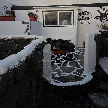Aloelux Villa !! - Private Villa With Pool , Jacuzzi, Cinema, Massage ,Wonderful View, Art Desing Villa Tías Екстериор снимка