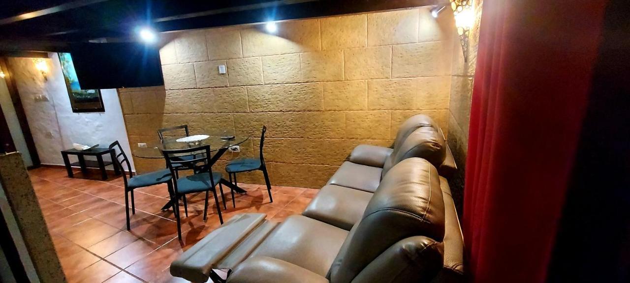 Aloelux Villa !! - Private Villa With Pool , Jacuzzi, Cinema, Massage ,Wonderful View, Art Desing Villa Tías Екстериор снимка