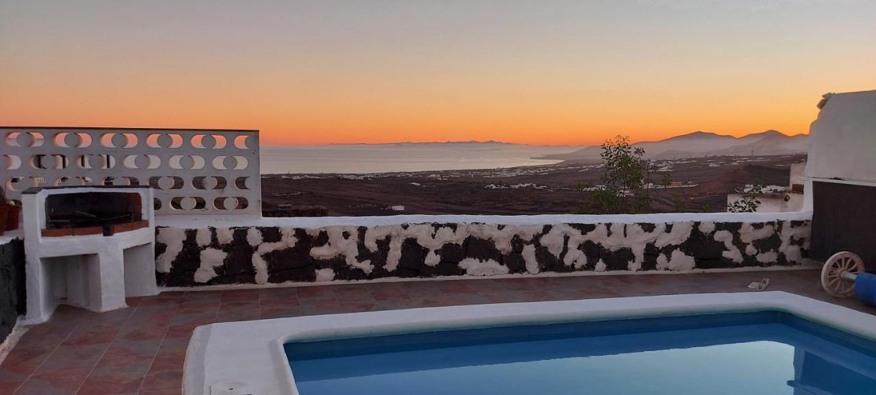 Aloelux Villa !! - Private Villa With Pool , Jacuzzi, Cinema, Massage ,Wonderful View, Art Desing Villa Tías Екстериор снимка