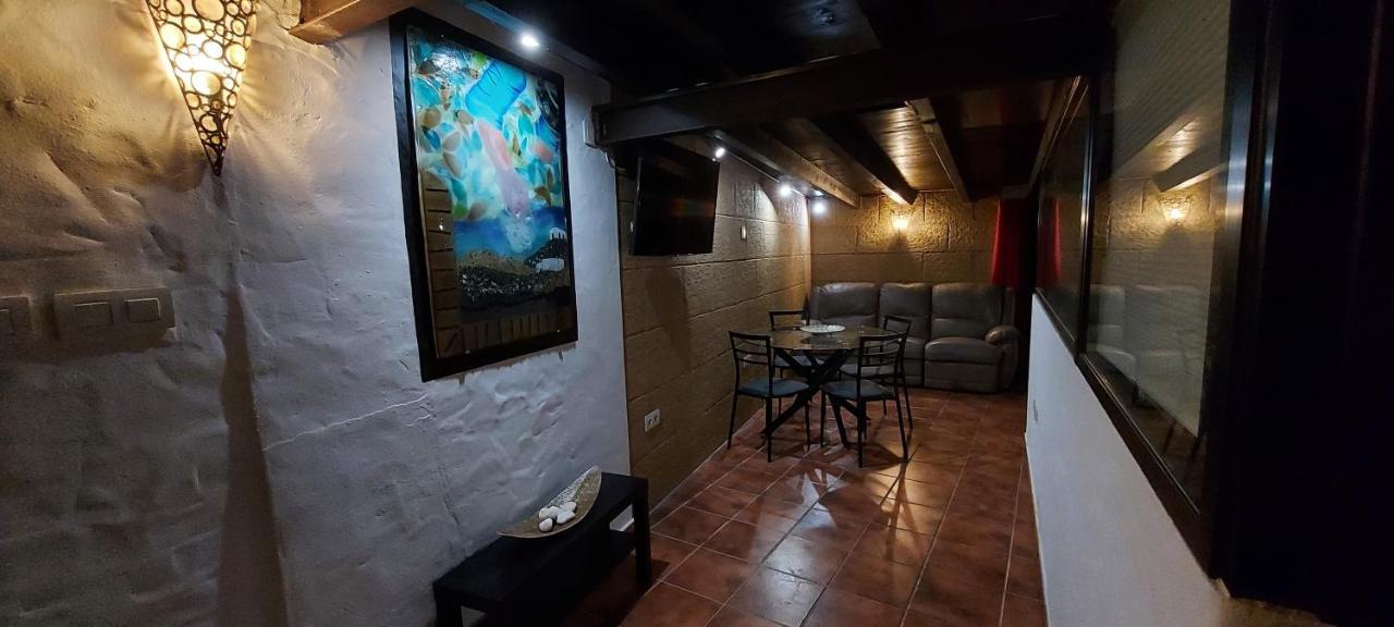 Aloelux Villa !! - Private Villa With Pool , Jacuzzi, Cinema, Massage ,Wonderful View, Art Desing Villa Tías Екстериор снимка