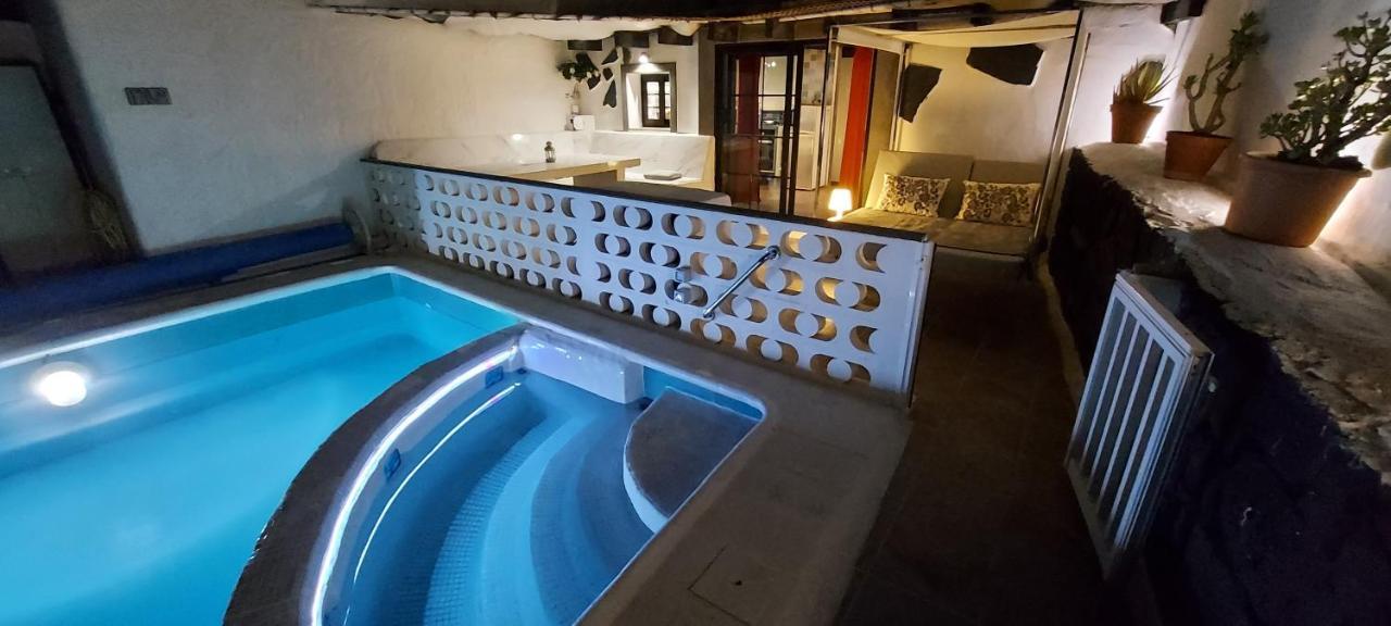 Aloelux Villa !! - Private Villa With Pool , Jacuzzi, Cinema, Massage ,Wonderful View, Art Desing Villa Tías Екстериор снимка
