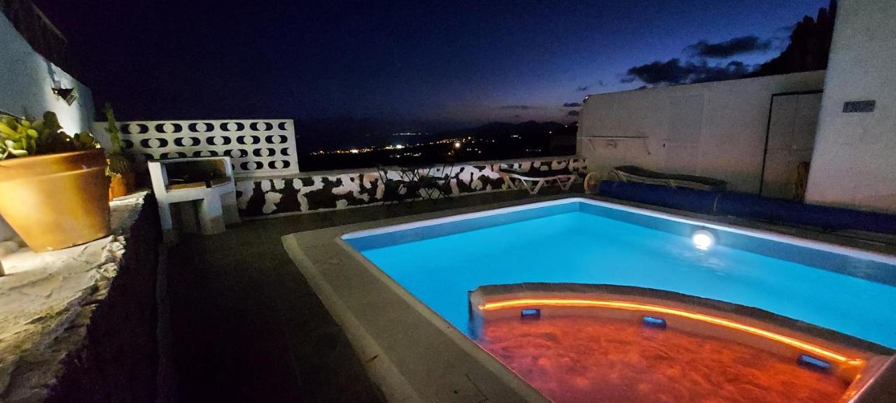 Aloelux Villa !! - Private Villa With Pool , Jacuzzi, Cinema, Massage ,Wonderful View, Art Desing Villa Tías Екстериор снимка